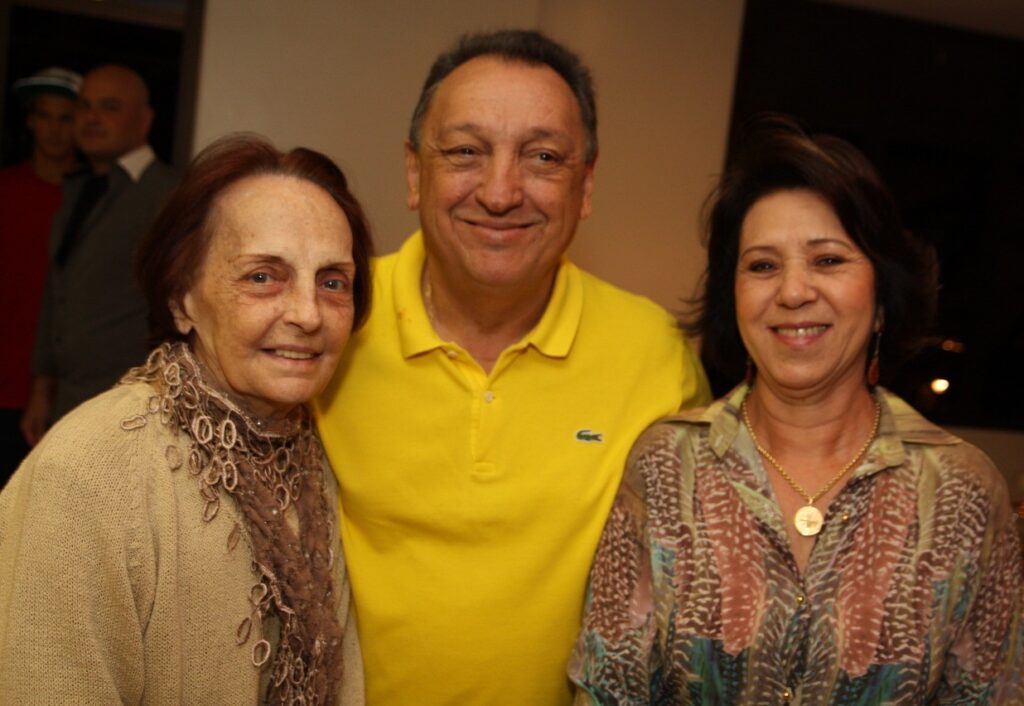 Adalberto com Mary e a mãe dele, Lídia (Foto de Alessandra Cardoso Colen)