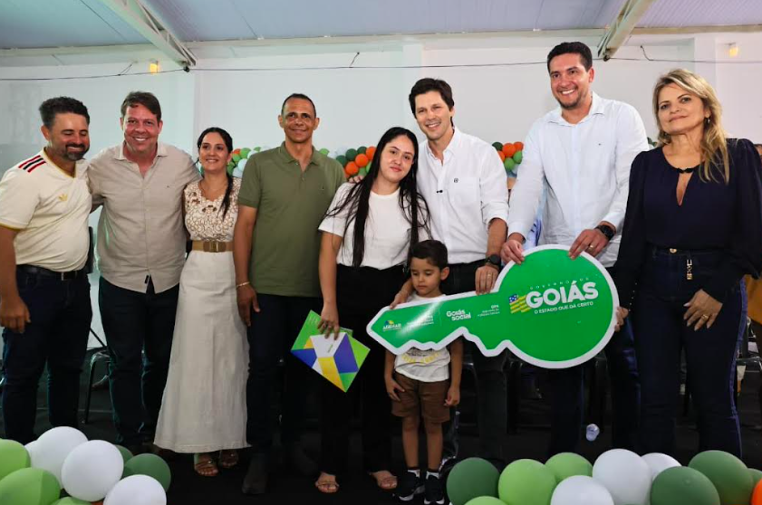 Daniel Vilela entrega 30 casas a custo zero em Cromínia