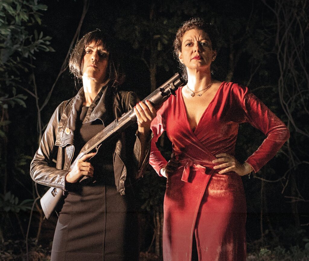 Cena do filme 5 Estrelas, com Luciana Paes e Gilda Nomacce (Foto: divulgação)