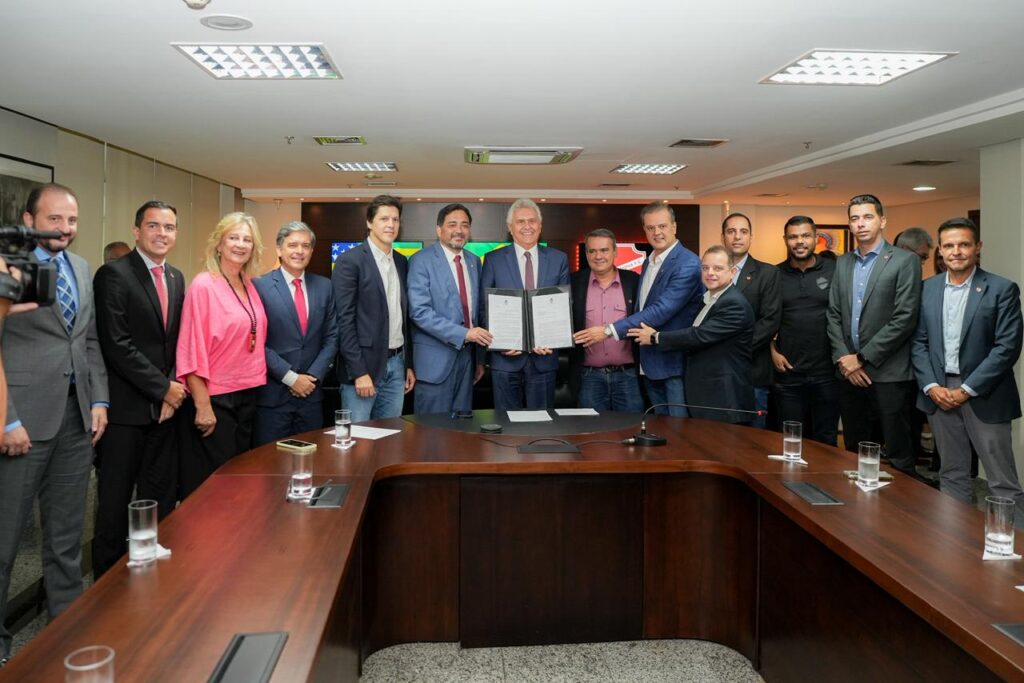 Caiado autoriza doação de área em Goiânia e consolida CT do Vila Nova no Setor Jaó