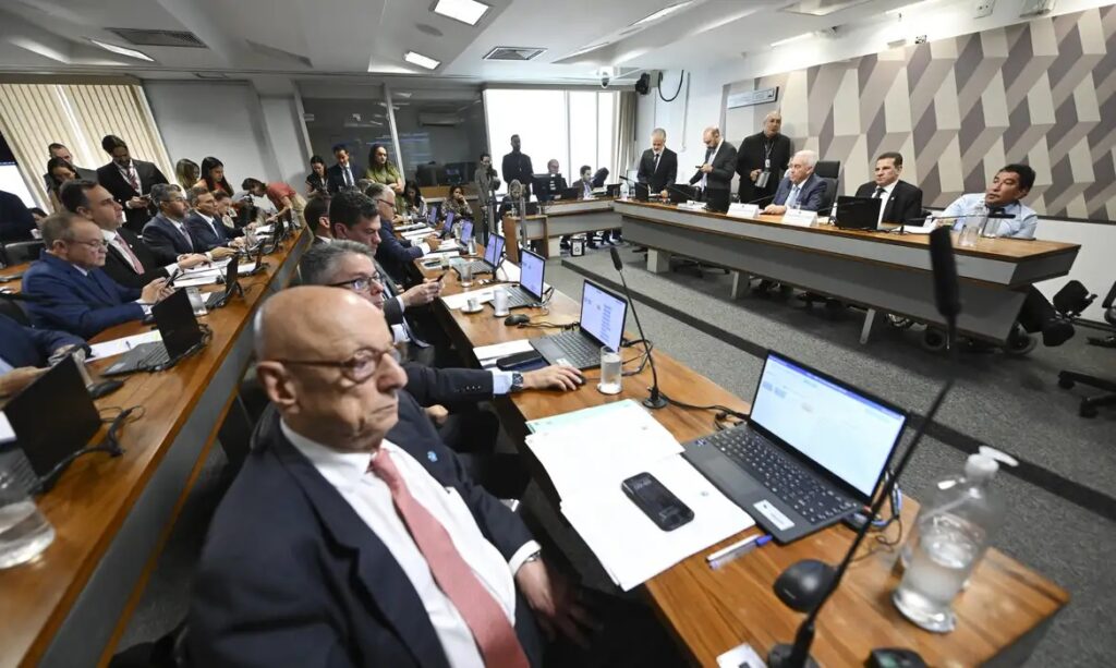 PL da Dosimetria: CCJ reduz para quatro horas prazo de pedido de vista