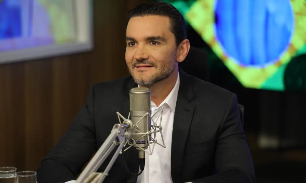 Ministro do Turismo, Celso Sabino é expulso do União Brasil por continuar no governo Lula