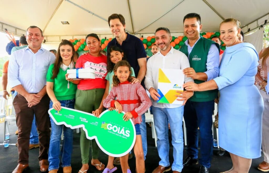 “Famílias terão o melhor Natal de suas vidas”, diz Daniel na entrega de casas a custo zero em Rubiataba