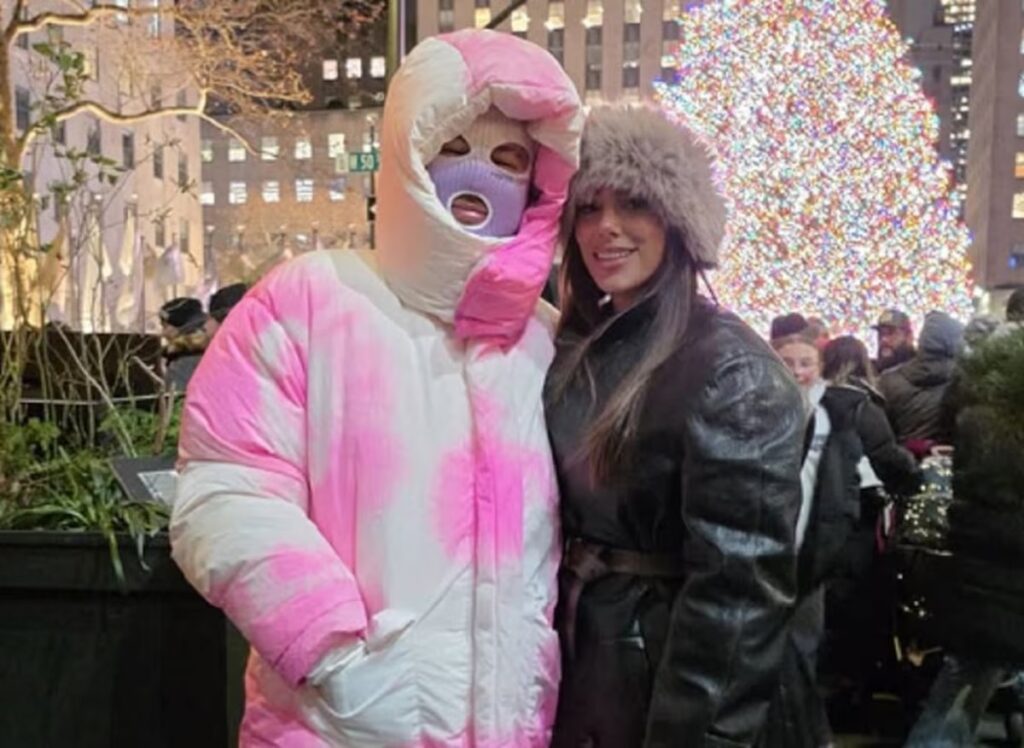 Neymar usa disfarce inusitado para andar por pontos turísticos de Nova York