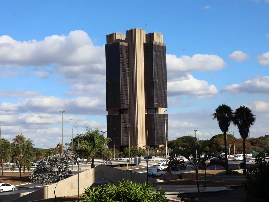 Mercado reduz previsão da inflação para 3,99% este ano