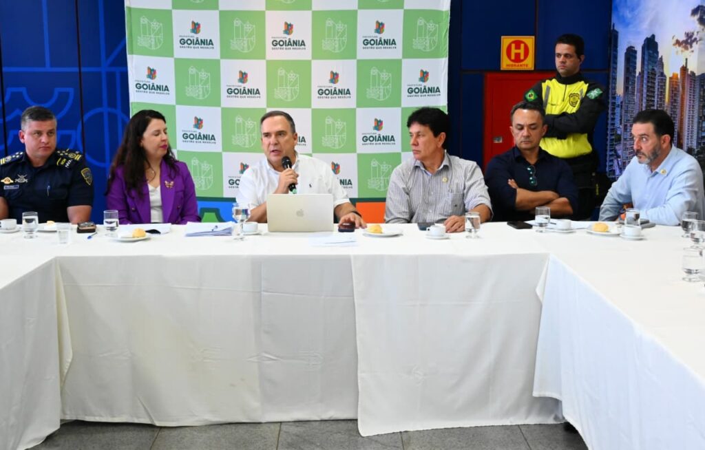 Prefeitura e representantes de blocos planejam segurança e mobilidade para pré-Carnaval de Goiânia