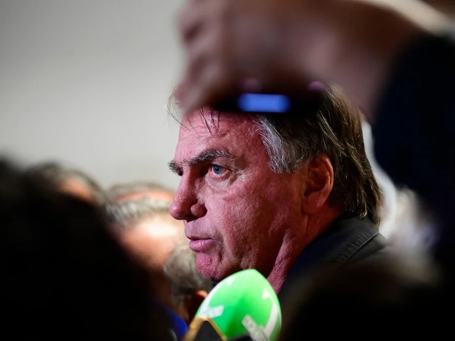 Defesa de Bolsonaro apresenta novo recurso para levar ao plenário do STF discussão sobre embargos
