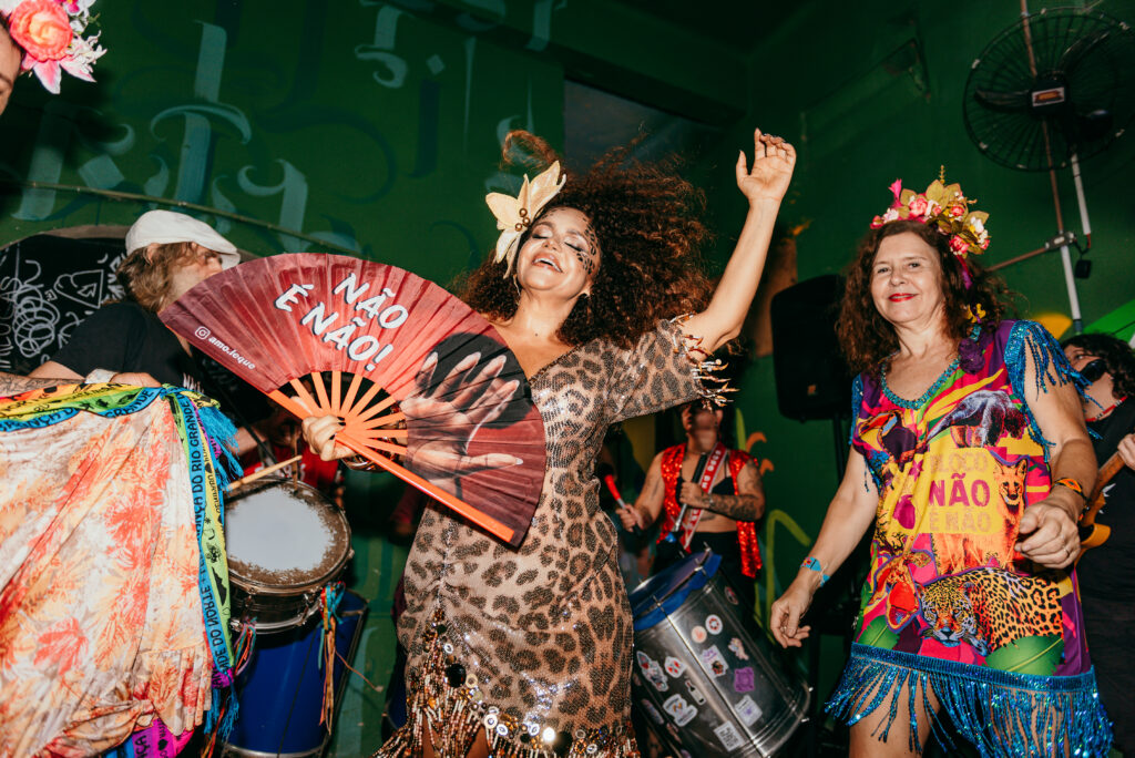 Ensaio Aberto do Bloco Não É Não reúne público e celebra início do Carnaval em Goiânia