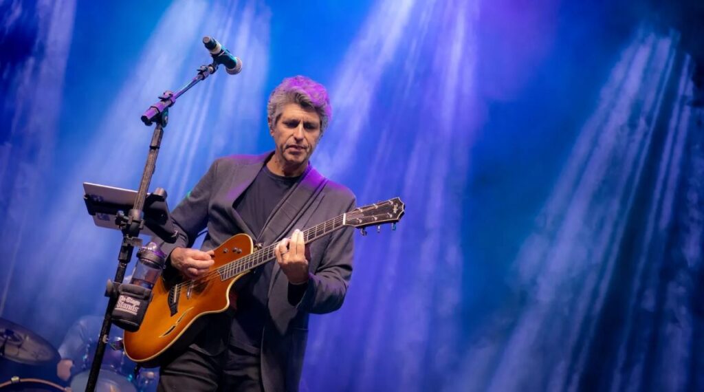 Sesc promove show de Leoni no Cine Teatro São Joaquim na Cidade de Goiás