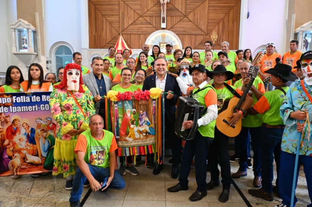 Mabel celebra preservação das tradições durante 23º Encontro de Folia de Reis de Goiânia