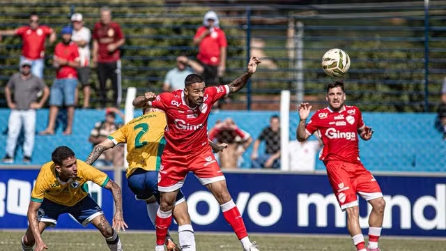 Vila Nova bate o Centro Oeste e retoma liderança do Goianão