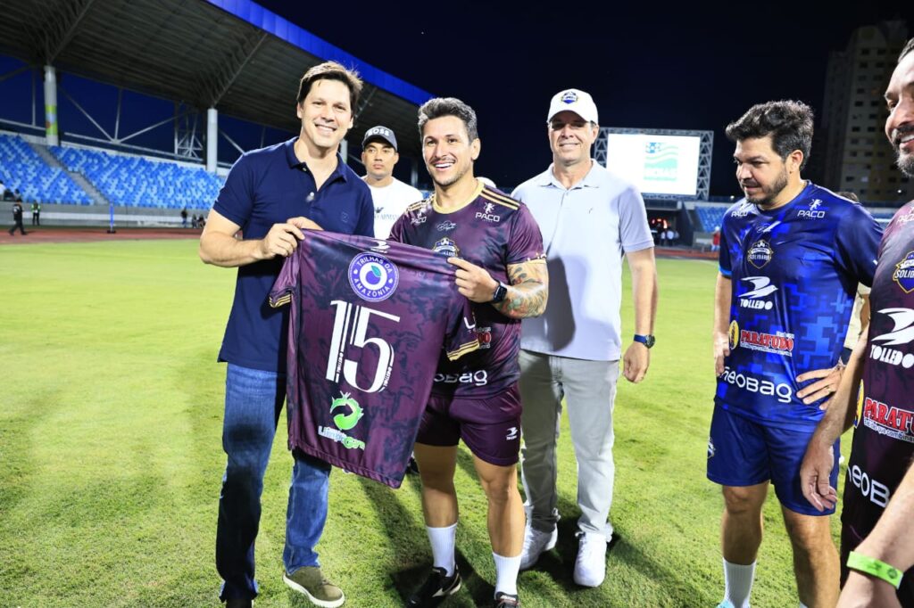 Veja como foi o Futebol Solidário que reuniu artistas e políticos em Goiânia