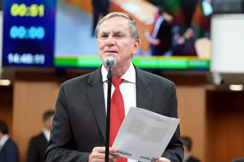 Exames confirmam fratura e Antônio Gomide passará por cirurgia na coluna após acidente