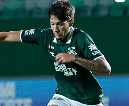 Goiás vence Abecat no estádio da Serrinha em Goiânia