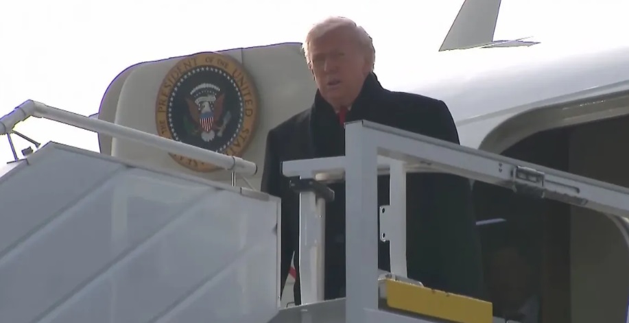 Davos: após atraso, Trump chega à Suíça sob tensão com Europa por Groenlândia