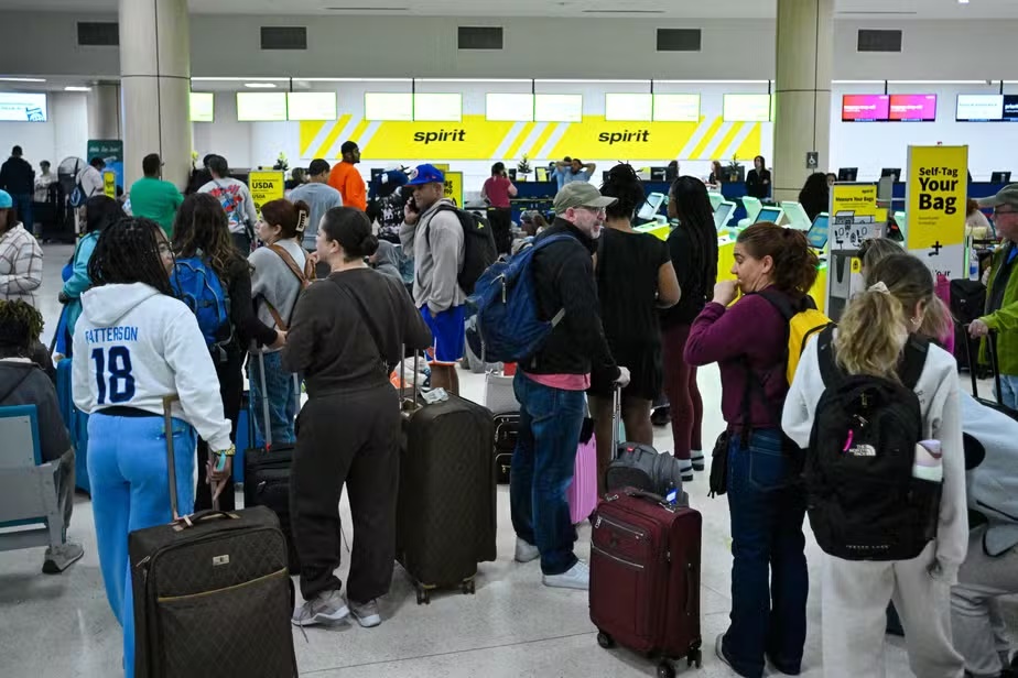 Ataque dos EUA à Venezuela interrompe viagens na região do Caribe em alta temporada na região