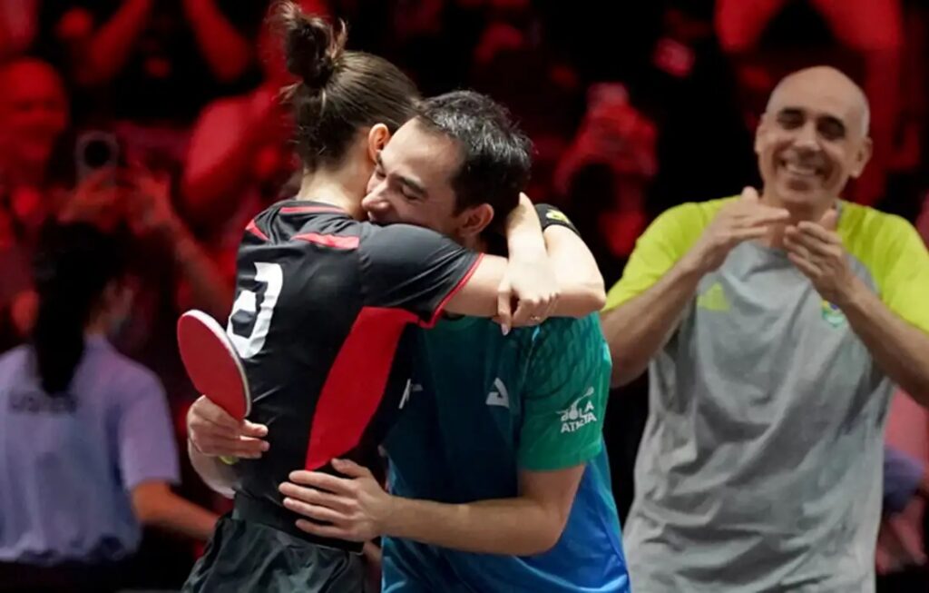 Calderano e Takahashi batem dupla número 1 e faturam título no Smash de Singapura