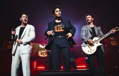 Jonas Brothers voltam ao Brasil com show único em São Paulo