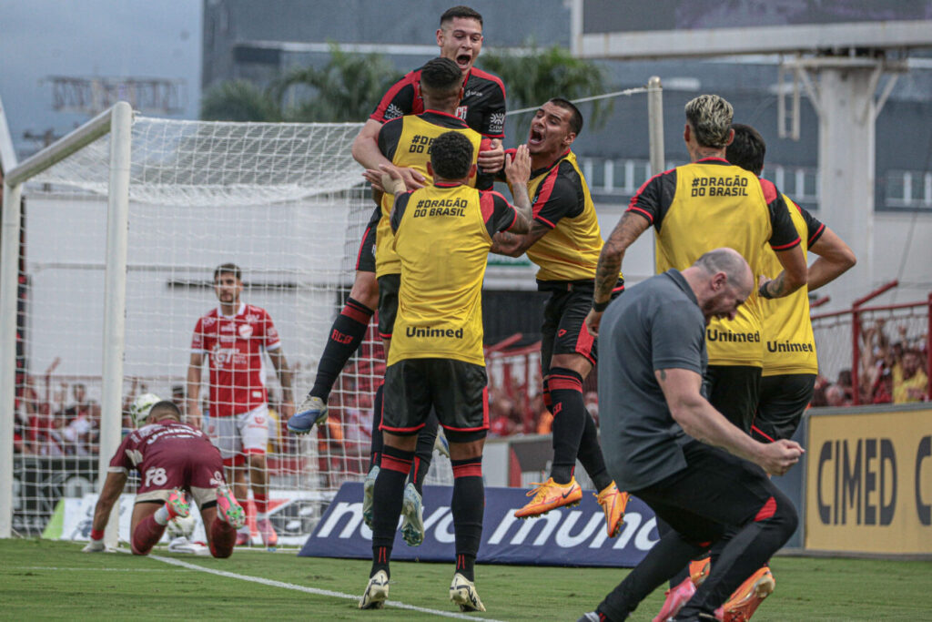 Atlético-GO vence o Vila Nova e abre vantagem na semifinal do Goianão
