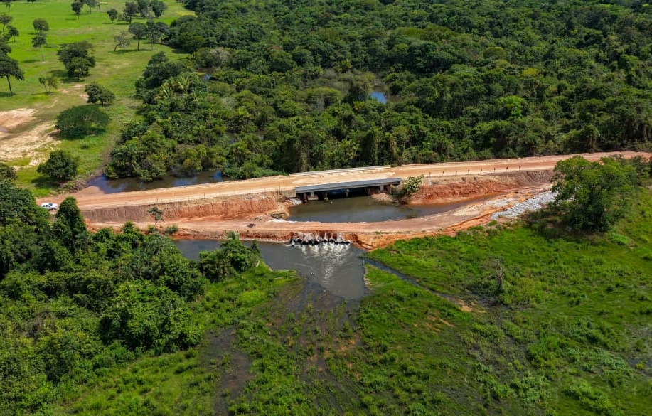 Caiado e Daniel Vilela inauguram ponte na divisa entre Nova Crixás e Mato Grosso