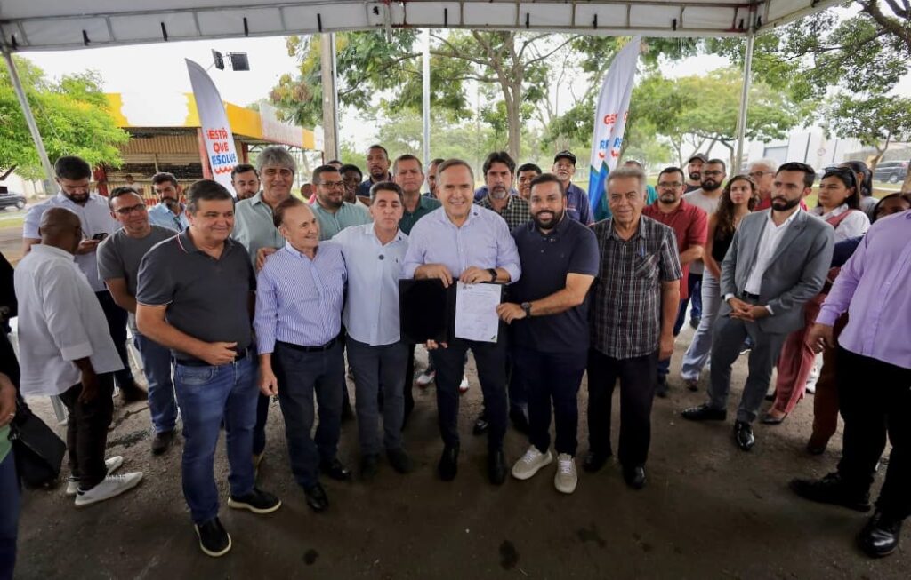 Mabel assina ordem de serviço para recapeamento de bairros na Região Norte em Goiânia