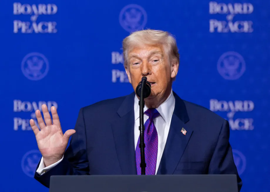 Trump põe diplomata ligado a Eduardo Bolsonaro e Paulo Figueiredo para lidar com governo Lula