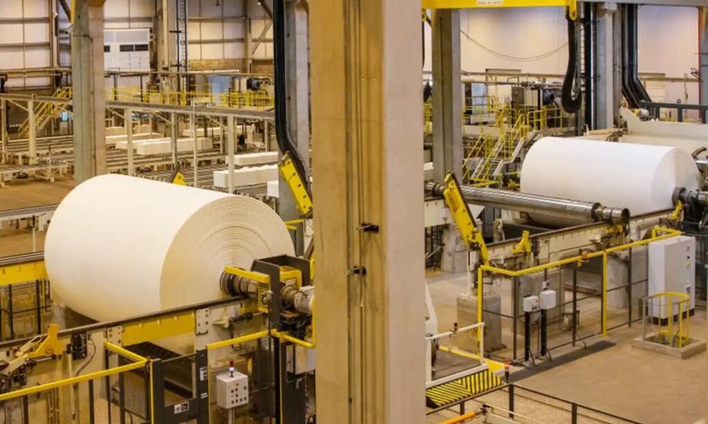 CNI aponta juros como responsáveis por desaceleração da indústria