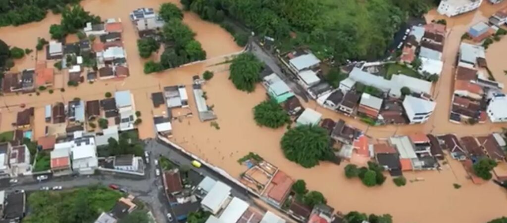 Soterrado, homem sobrevive com ajuda de amigo em Juiz de Fora