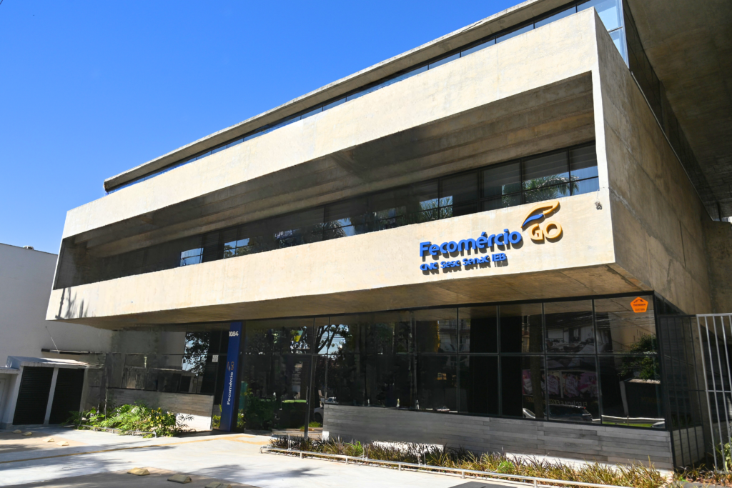 Evento na Fecomércio-GO em Goiânia debate cenários econômicos e decisões estratégicas das empresas