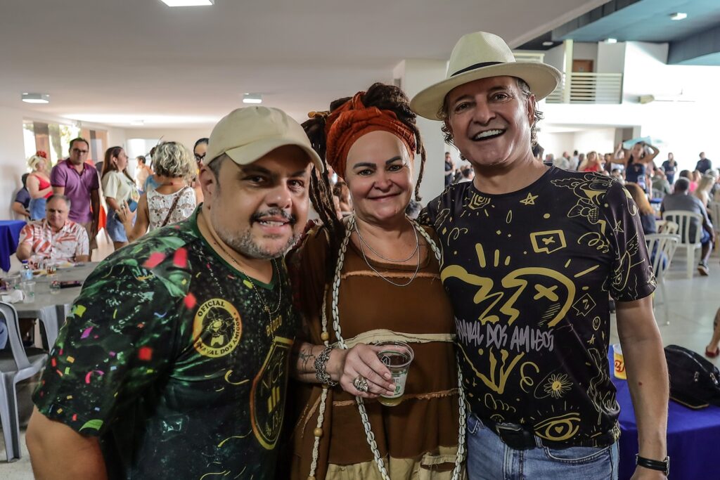 Bloco faz contagem regressiva para o pré-Carnaval de Goiânia; veja como foi