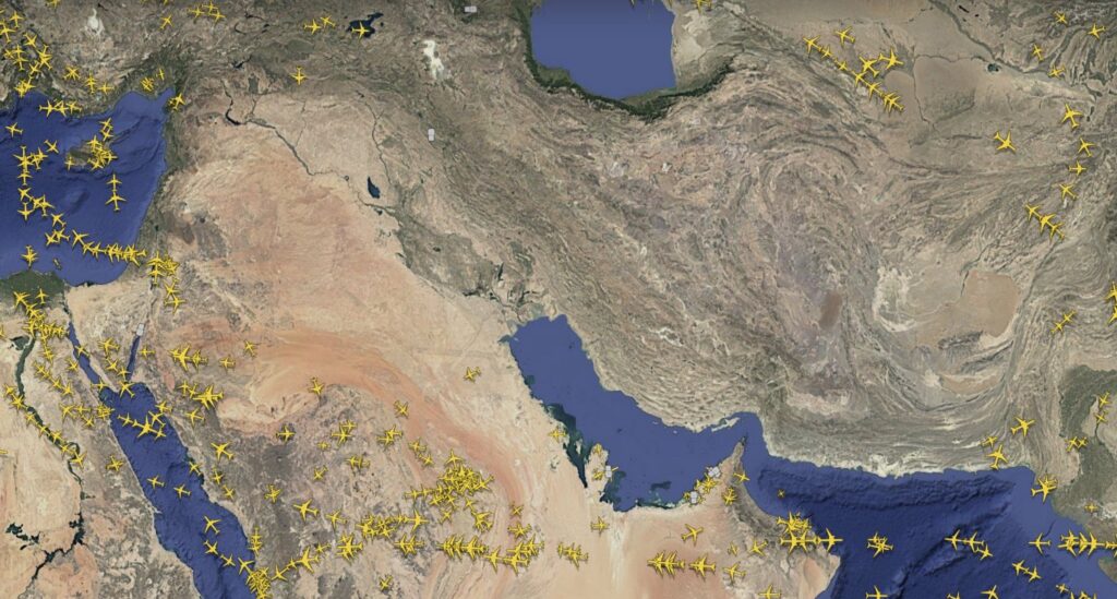 Companhias aéreas suspendem voos para o Oriente Médio após ataques ao Irã e resposta militar do país