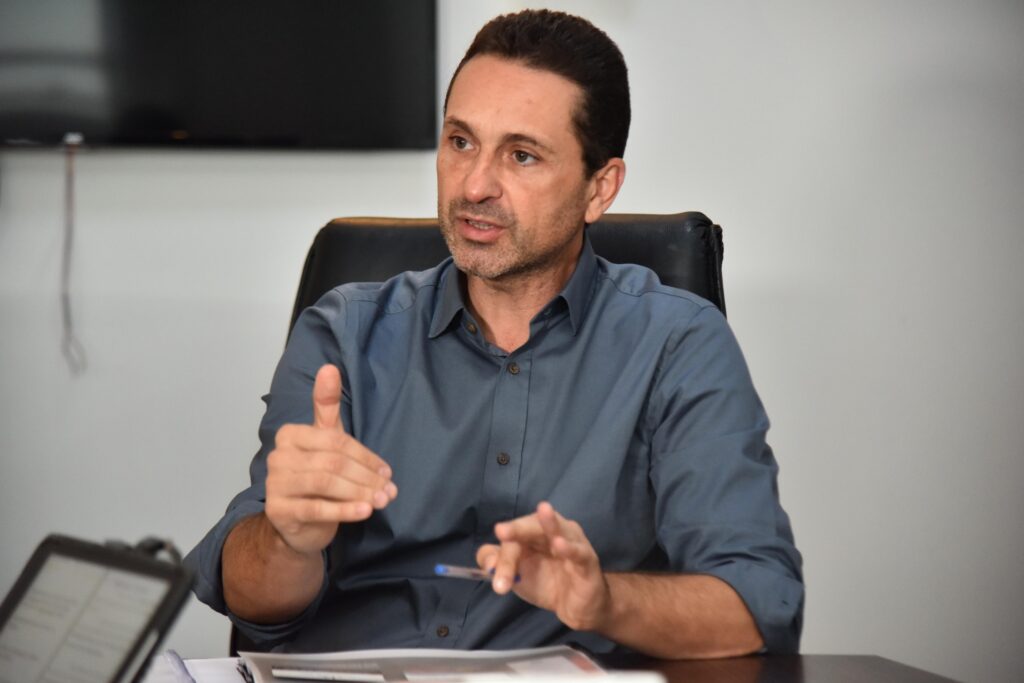 Gestão de Leandro Vilela tem 59,2% de aprovação, aponta Igape/Record News