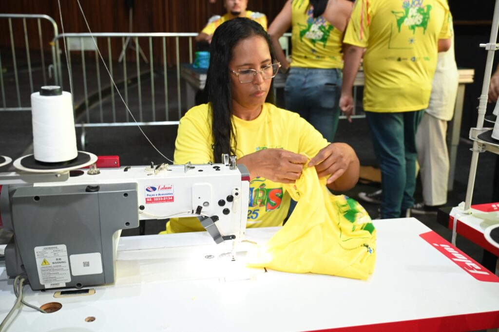 Esquenta do pré-carnaval reúne DJs e customização gratuita de abadás em Goiânia