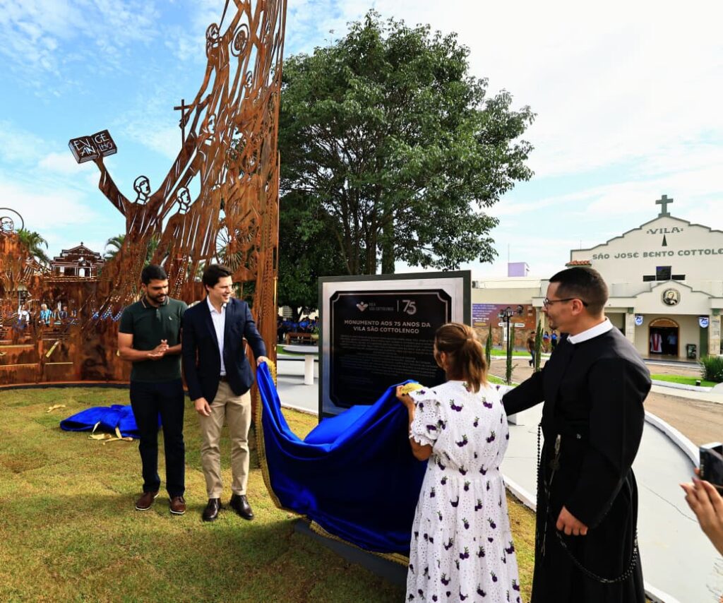 Daniel Vilela assina convênio de R$ 43,3 milhões no Jubileu de 75 anos da Vila São Cotolengo