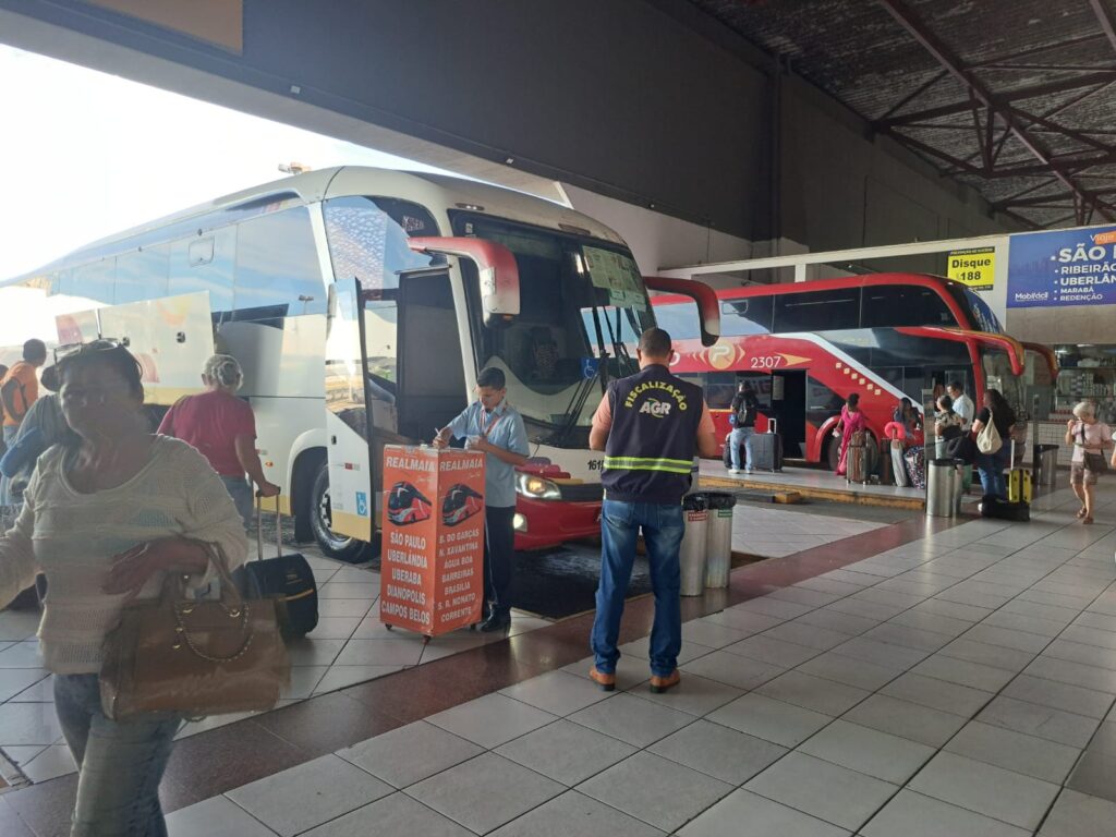 Agência Goiana de Regulação faz alerta contra o uso de transporte clandestino durante o carnaval