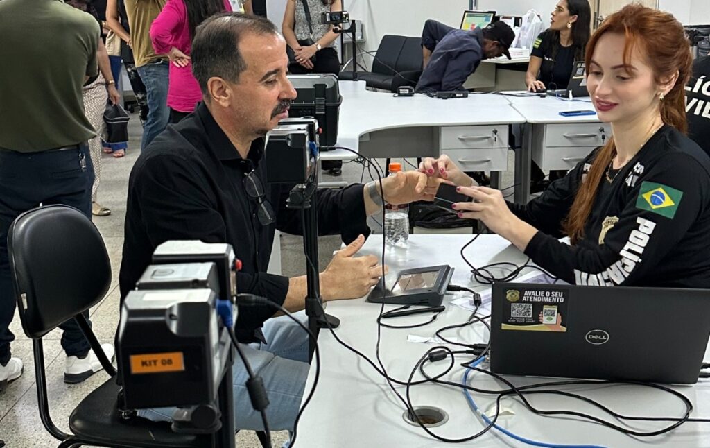 Prefeitura inicia emissão de novas carteiras funcionais para auditores fiscais de Goiânia