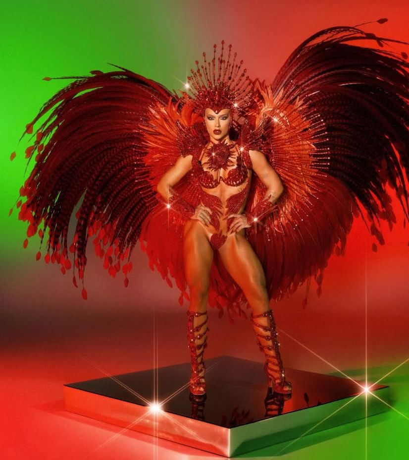 “É uma sensação única, inexplicável”, diz Virginia Fonseca em estreia como rainha de bateria no carnaval do Rio