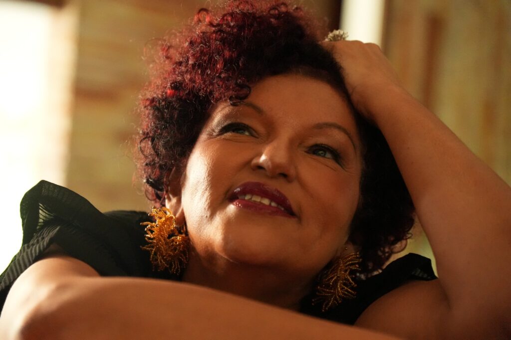 Cláudia Vieira celebra 30 anos de carreira com série de shows gratuitos em Goiânia