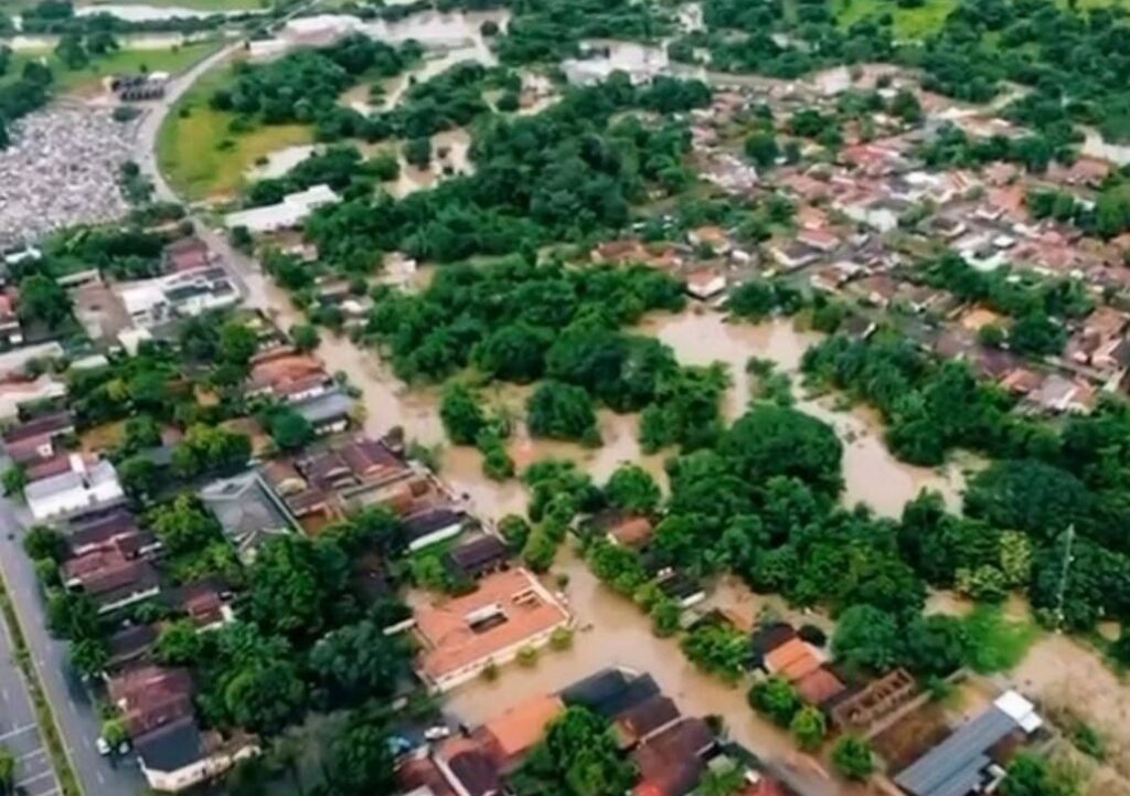 Depois de 120 mm de chuva e casas afetadas, autoridades relatam recuo das enchentes em Jussara