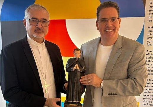 Arcebispo de Goiânia aplaude exposição do IHGG sobre construção de Brasília