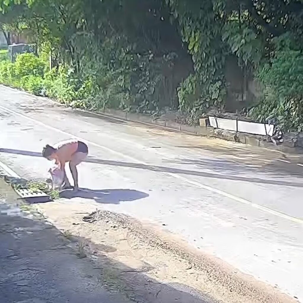 Casal é preso após abandonar bebê em bueiro em MG; criança foi amamentada por PM