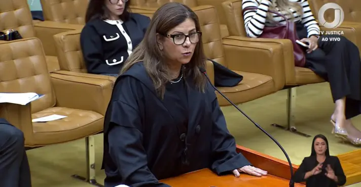 Ex-juíza que reclamou que magistrados pagam gasolina do bolso recebeu R$ 113 mil em dezembro