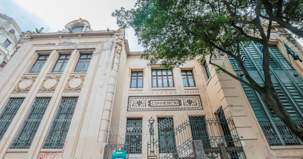 Incêndio atinge prédio histórico da Faculdade de Direito da USP