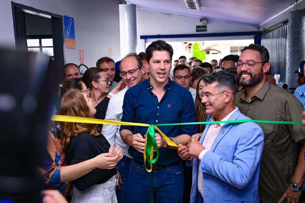 Daniel Vilela entrega reforma e ampliação de colégio integral em Campinorte