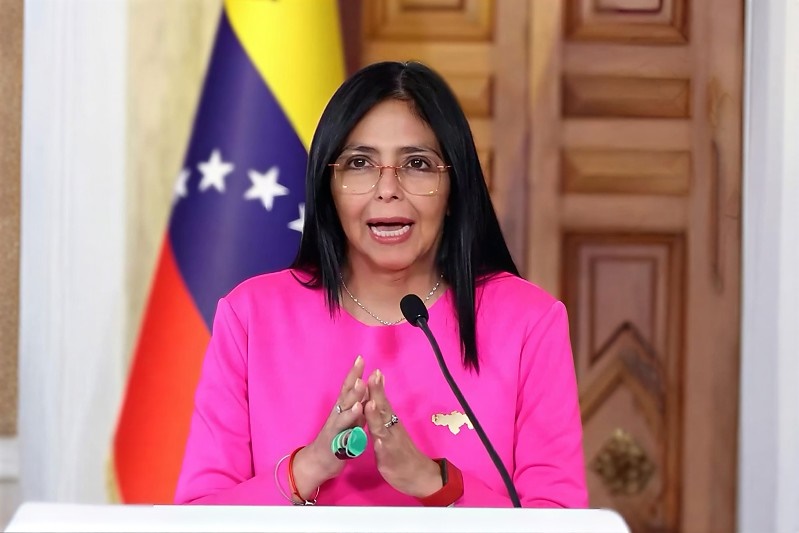 Delcy Rodríguez sanciona anistia e liberta centenas de detidos na Venezuela