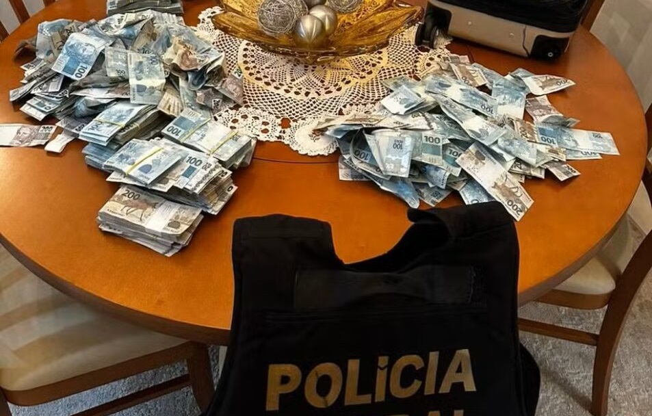 PF mira aportes do RioPrevidência no Master; investigado joga mala de dinheiro pela janela