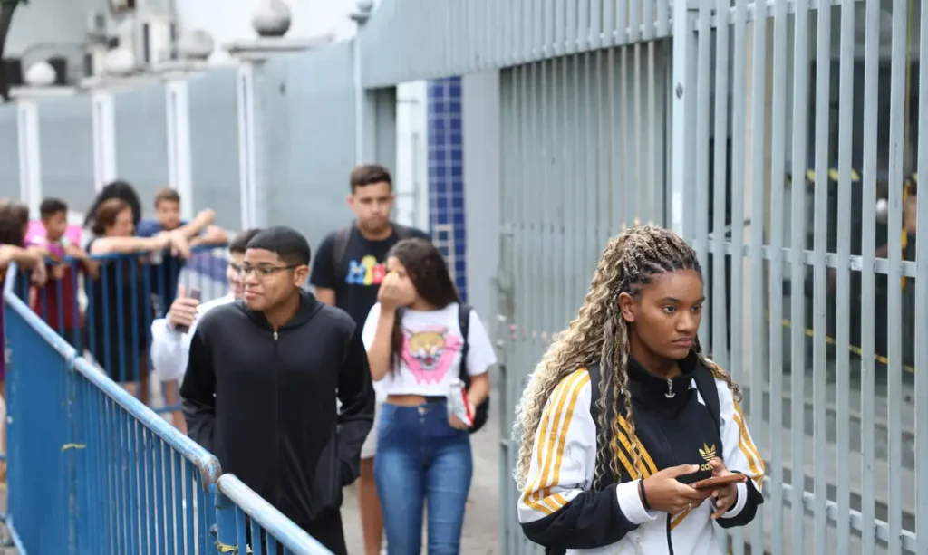 Fies: pré-selecionados devem complementar inscrição até esta terça (24/2)