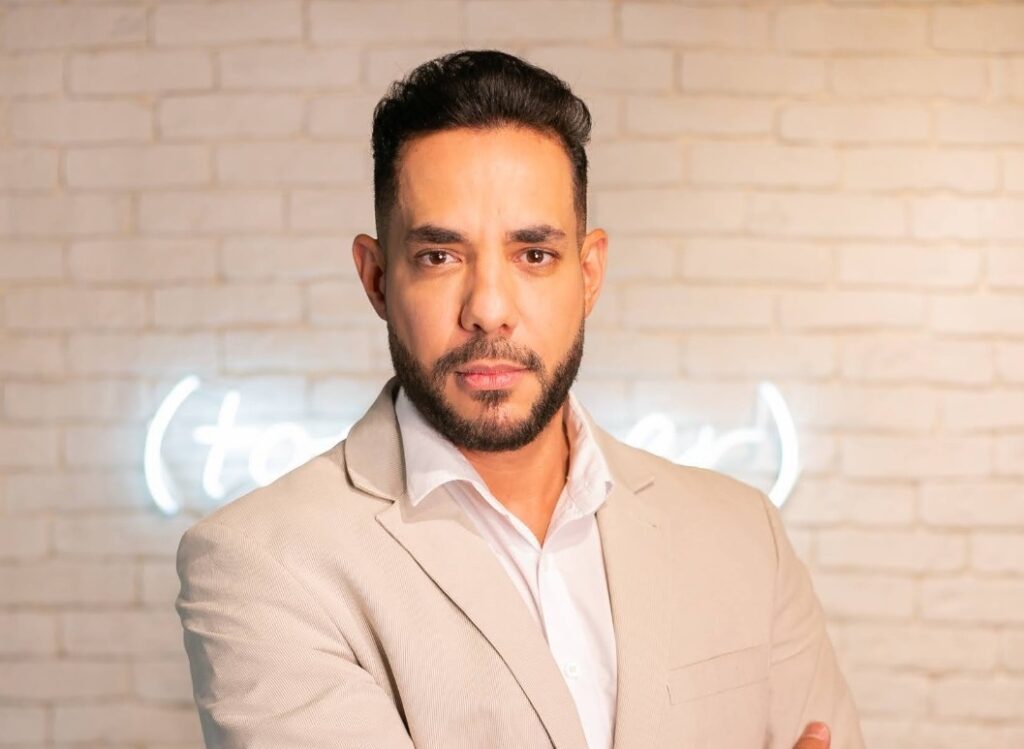 Bruno Godinho lança livro em Goiânia sobre transformações do mundo do trabalho