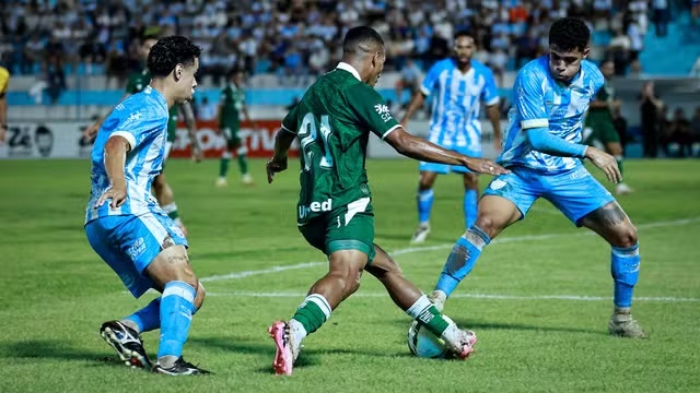 Goiás e Crac ficam no 1 a 1 em partida no Genervino da Fonseca em Catalão