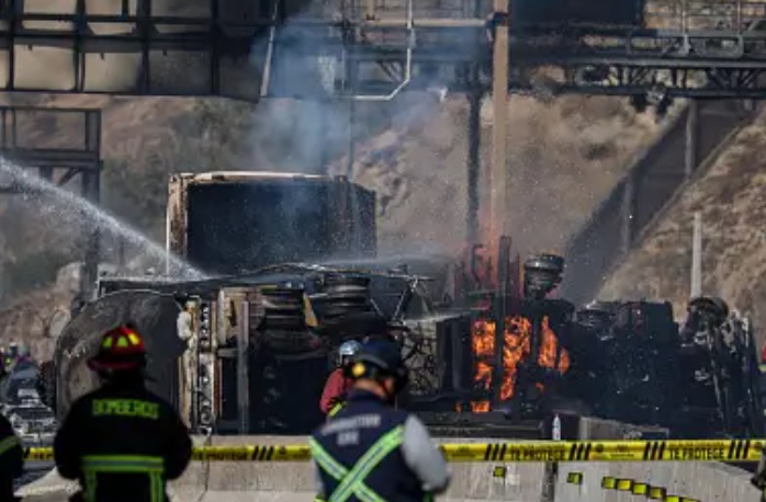 Vídeo mostra explosão de caminhão-tanque que deixou 4 mortos no Chile